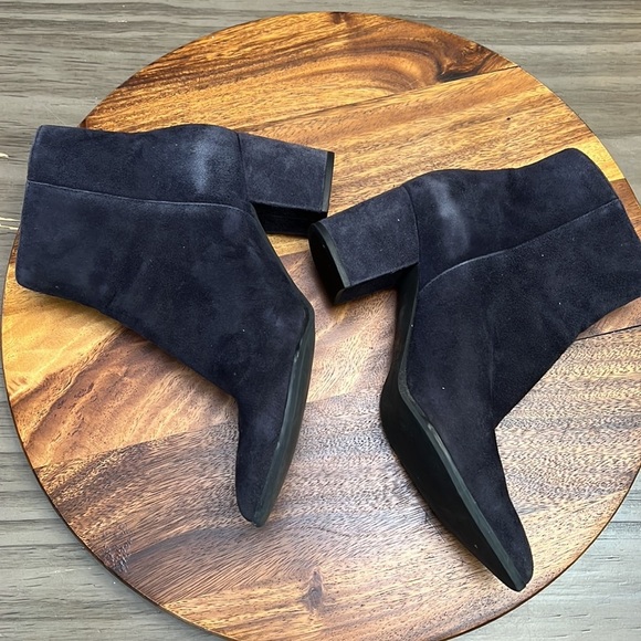 MICHAEL MICHAEL KORS BLACK SUEDE BOOTIES 8 - Picture 4 of 16